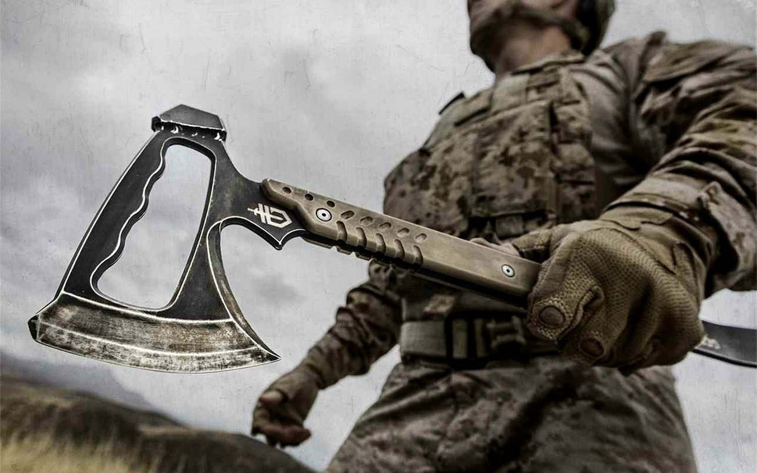 Tactical Axe Combat Tomahawk War Hammer Hatchet Military Survival Hand Weapon