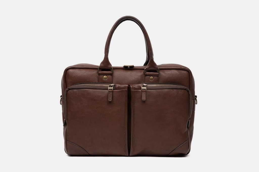 Slim laptop briefcase by @oppermannlondon . Perfect for a gent on