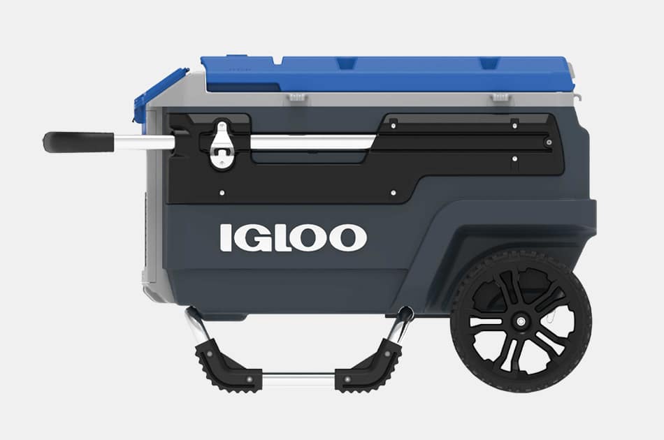 Igloo's Marine Quantum Roller Cooler Is Now Less Than $70 - Men's