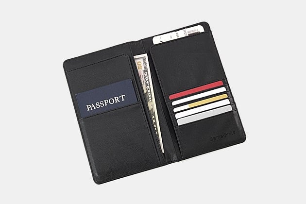 Guide to the Best Travel Wallets for Men & Women - Tortuga