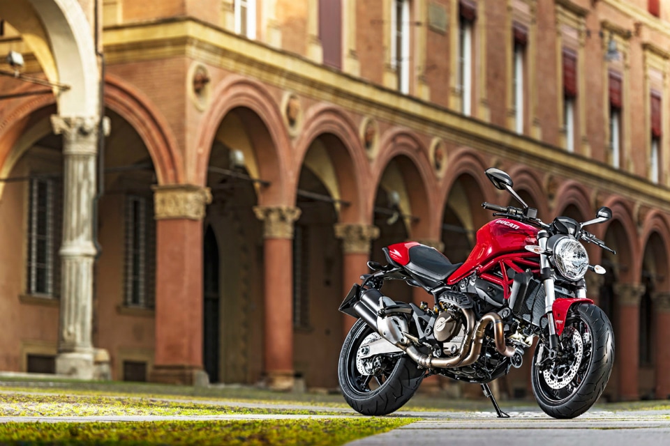 Ducati Monster 821 Yellow