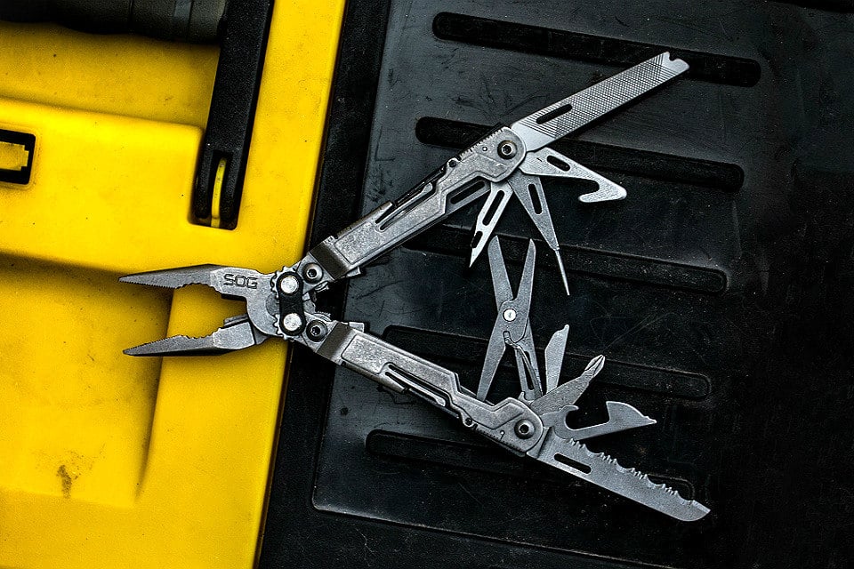 Gerber Gear Suspension 12-in-1 Needle Nose Pliers Multi-tool with Tool Lock  - Multi-Plier, Wire Cutter, Crosspoint and Flathead Screwdriver Set, Small