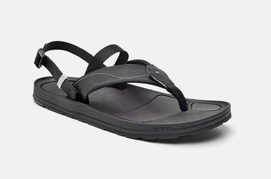 outdoor sandals with straps