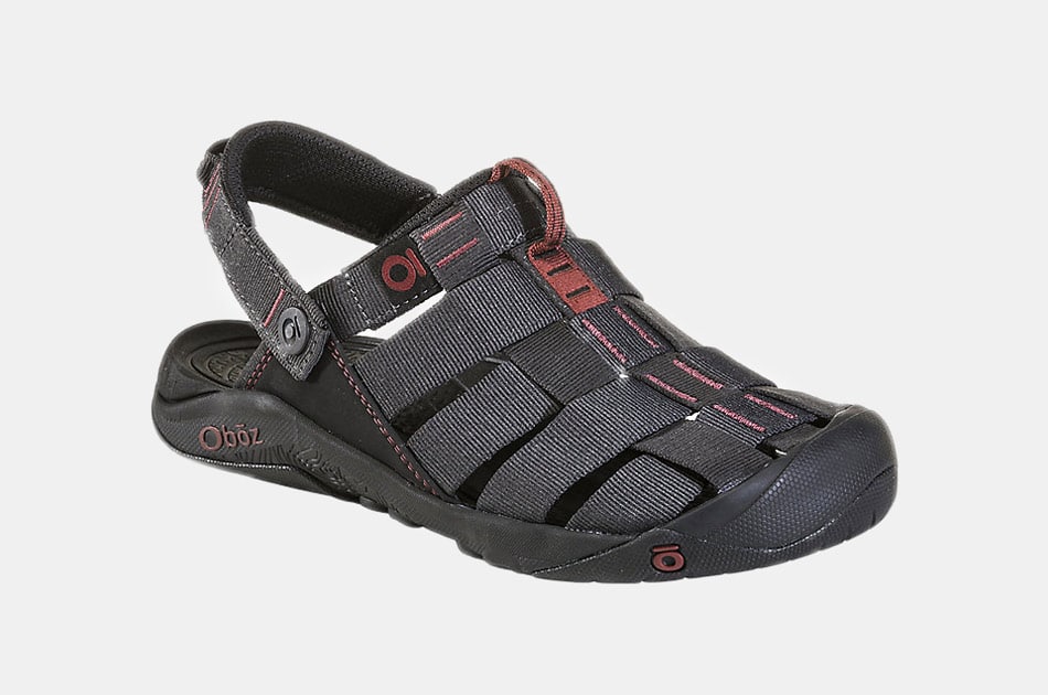 hiking flip flops mens