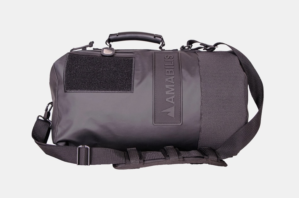 duffel bag with lots of compartments