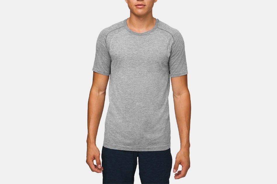 Short Sleeve Workout Shirts for Men in Gray