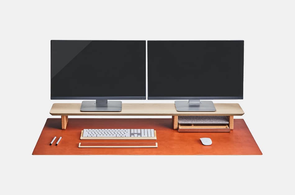 https://gearmoose.com/wp-content/uploads/2020/12/Grovemade-Leather-Desk-Pad.jpg