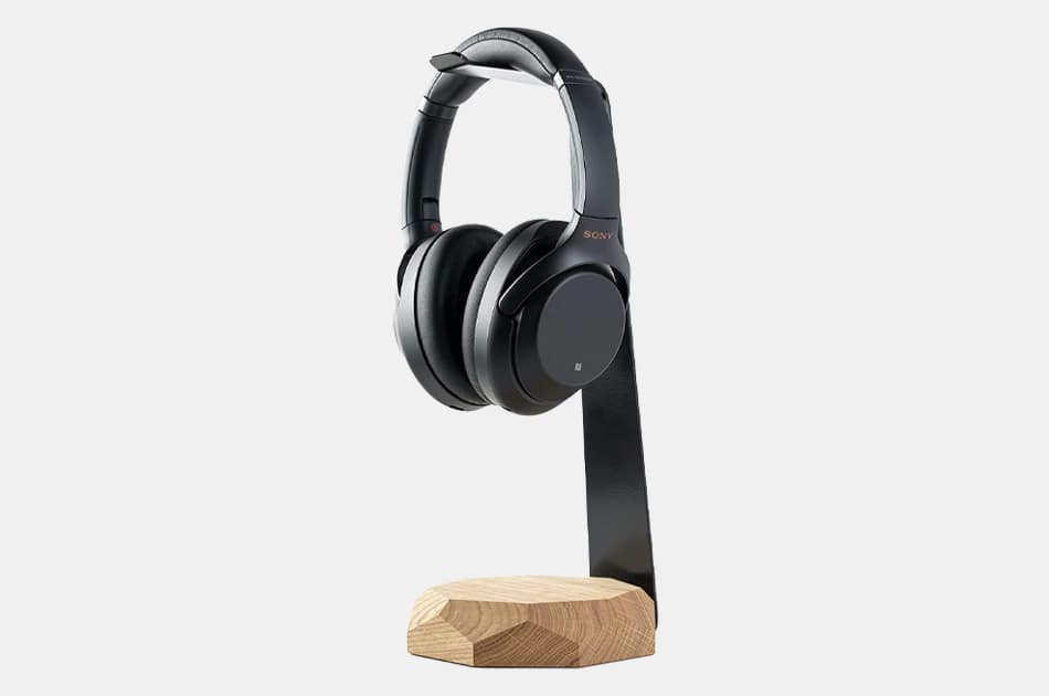 Oakywood 2-in-1 Walnut Headphone Stand & Charger