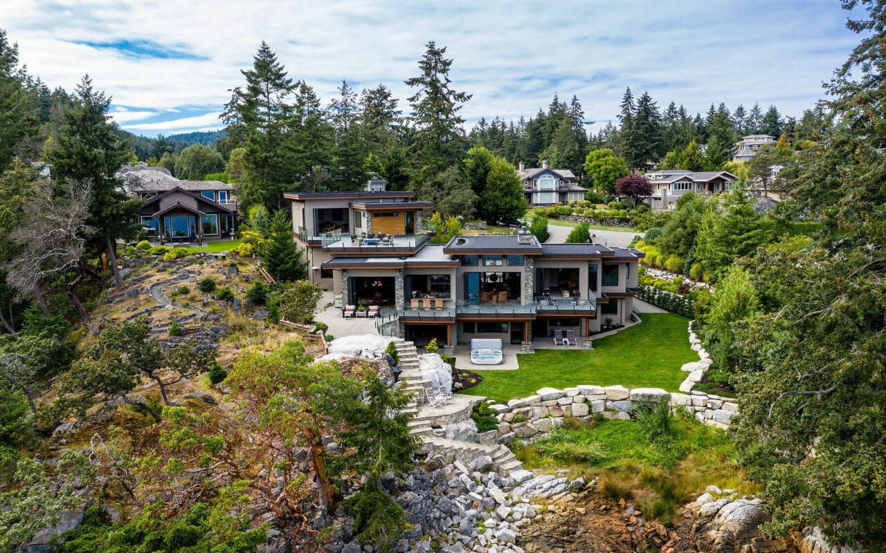 Vancouver Island Oceanfront Estate GearMoose