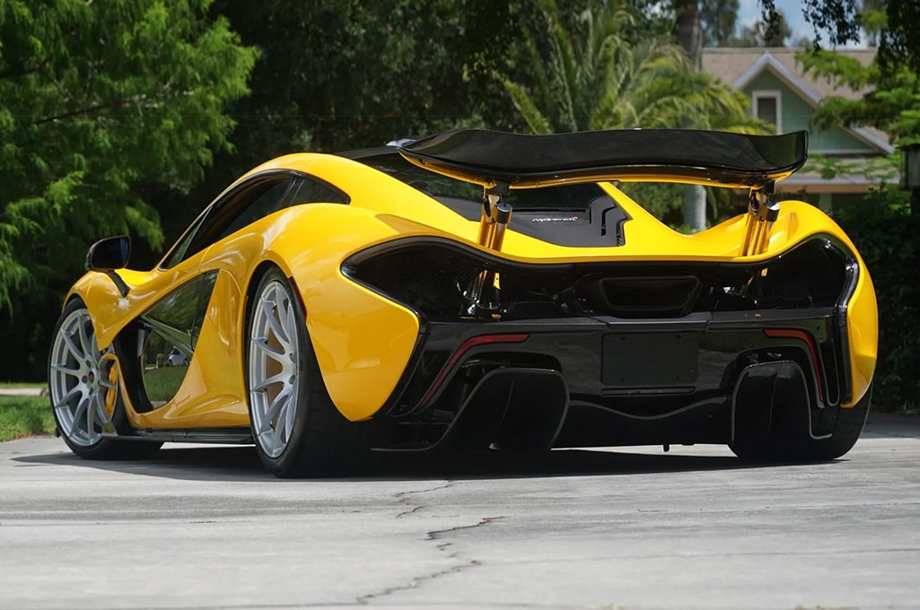 2015 McLaren P1