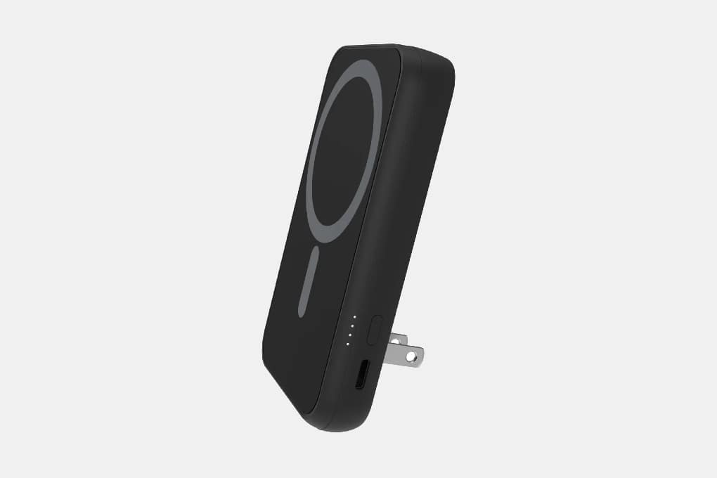 WALLY Pro Wireless Magnetic Portable Wall Charger Side View